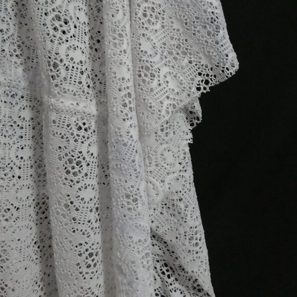 PAPAYA | medium | Elegant White Lace V-Neck Textured Poncho Blouse - Picture 14 of 16